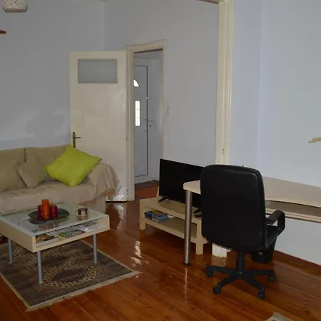 Martha Iv Apartment *